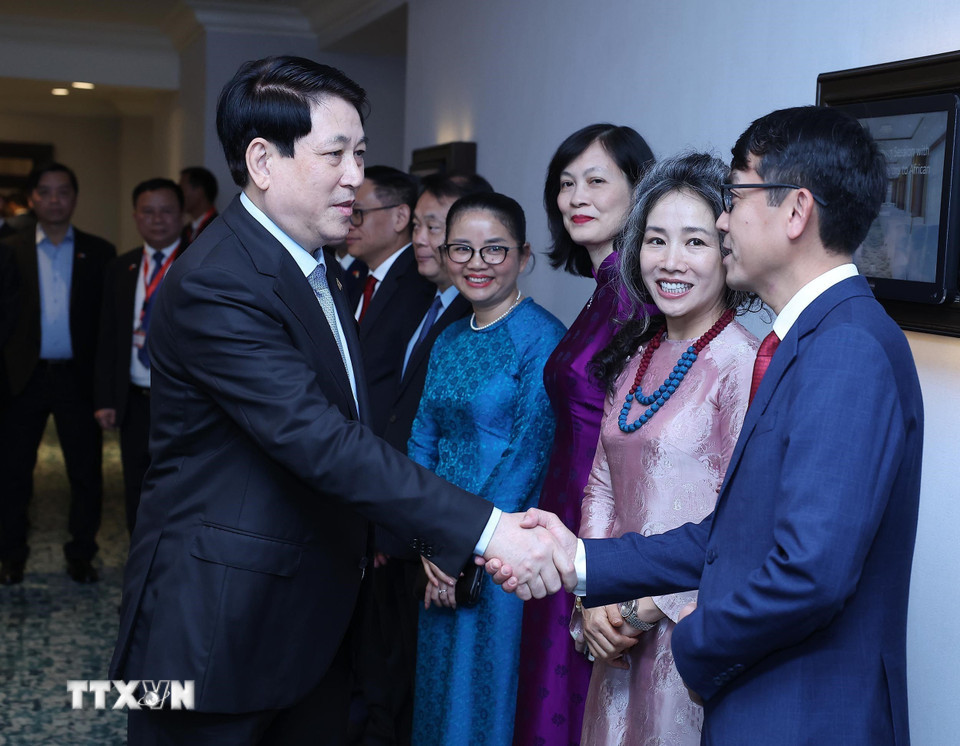 chu tich nuoc lam viec voi cac dai su viet nam tai chau phi 1.jpg