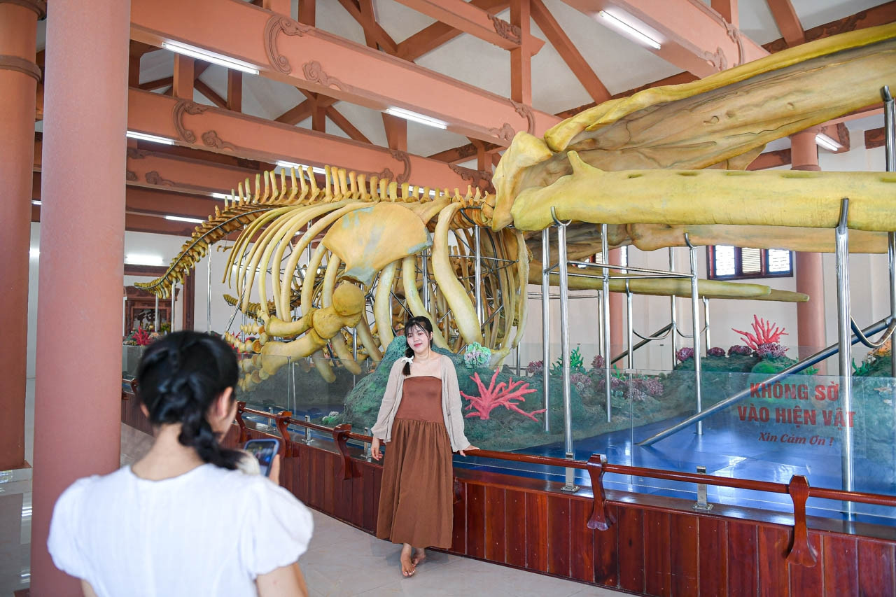 Lăng thờ bí ẩn ở đảo Lý Sơn, có 2 bộ xương cá khổng lồ đã tồn tại hàng thế kỷ