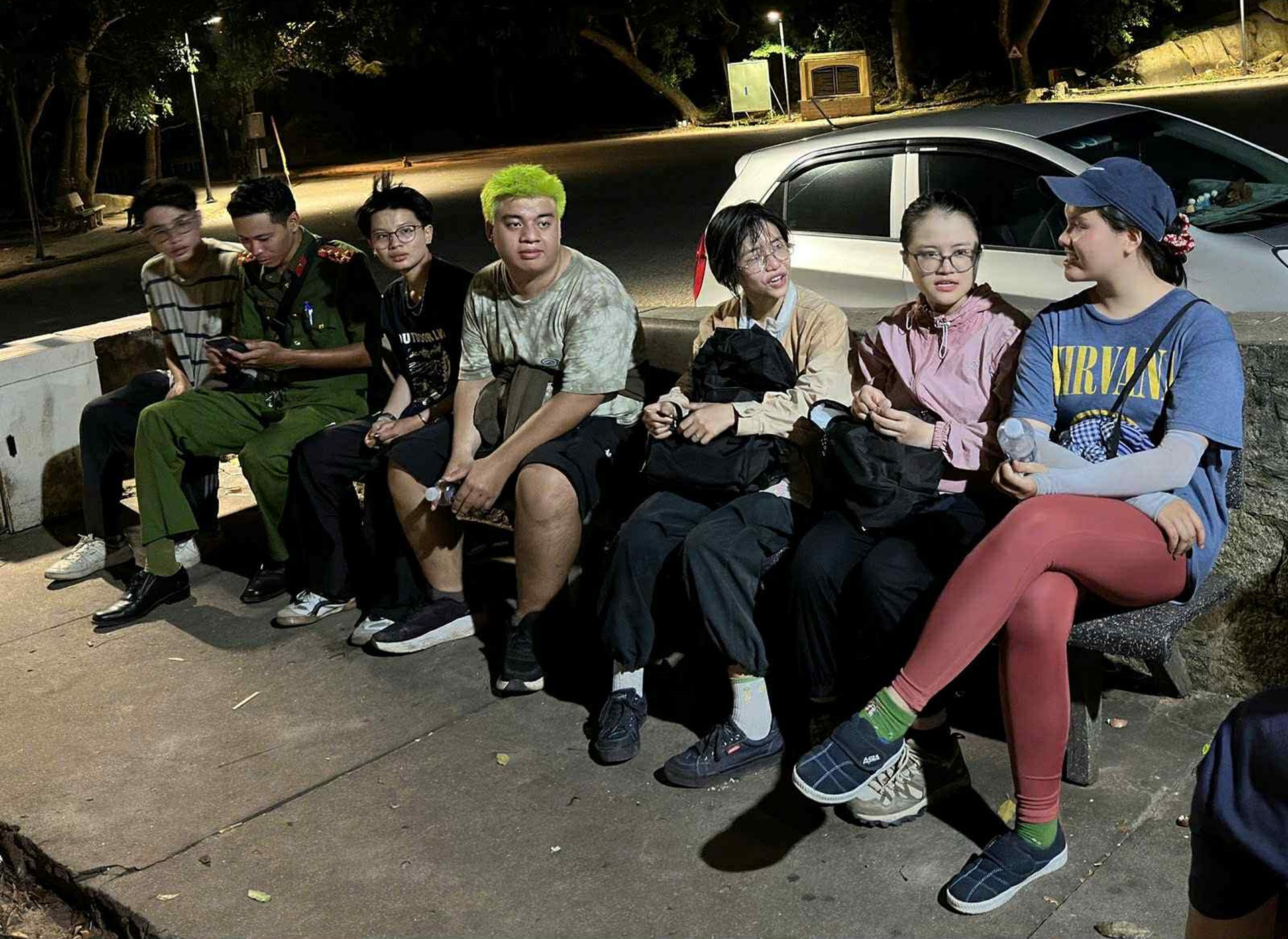 Nhóm 6 người ở TPHCM bị lạc trong rừng sâu khi tham quan núi Minh Đạm..jpg