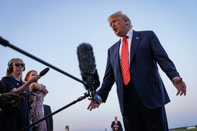 Ông Trump để ngỏ việc phát tiền cho người Mỹ thu nhập thấp