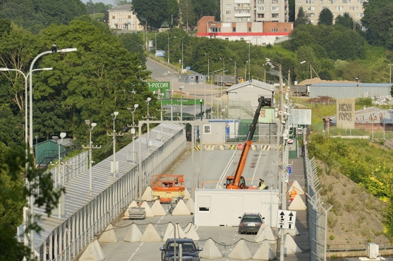 Quốc gia NATO dựng rào chắn ở cửa khẩu biên giới quan trọng với Nga