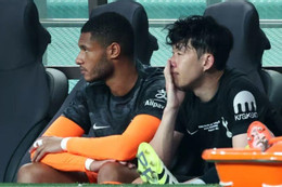 Son Heung-min bật khóc trong trận đấu chia tay Tottenham