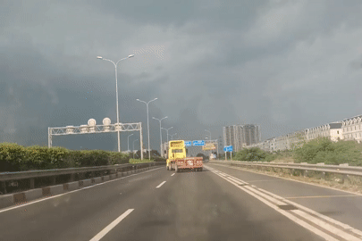 Tài xế xe container đánh võng chóng mặt trên cao tốc khai lý do để giải khuây