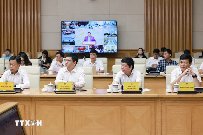 ttxvn-thu-tuong-bcd-cong-nghiep-ban-dan-4.jpg