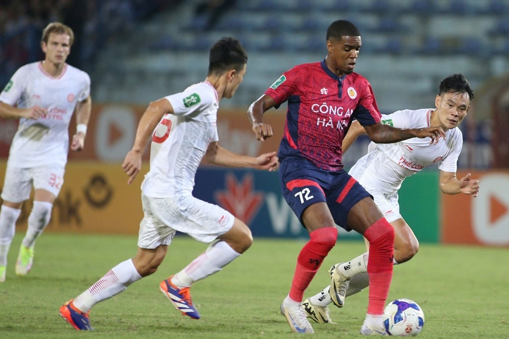 V-League được 'giải cứu' phút chót: Mừng hay lo?