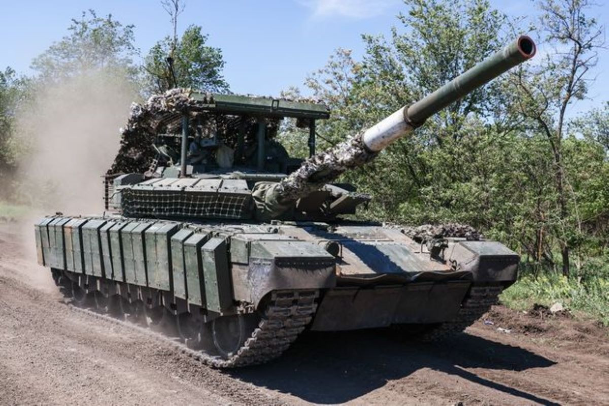 Xe tăng t80.jpg