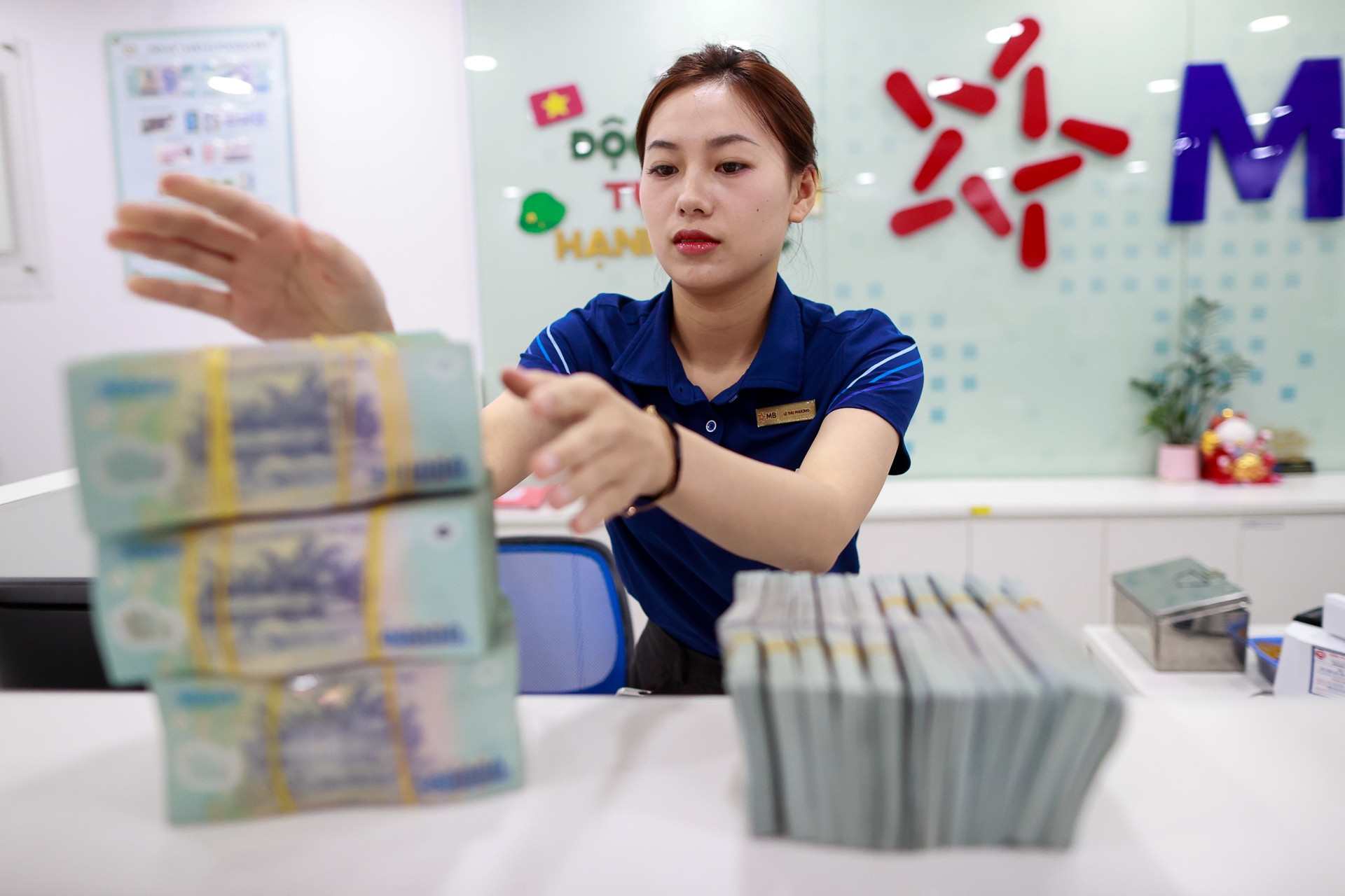 Lãi suất ngân hàng hôm nay 5/8: Lãi suất huy động đổi chiều ngoạn mục