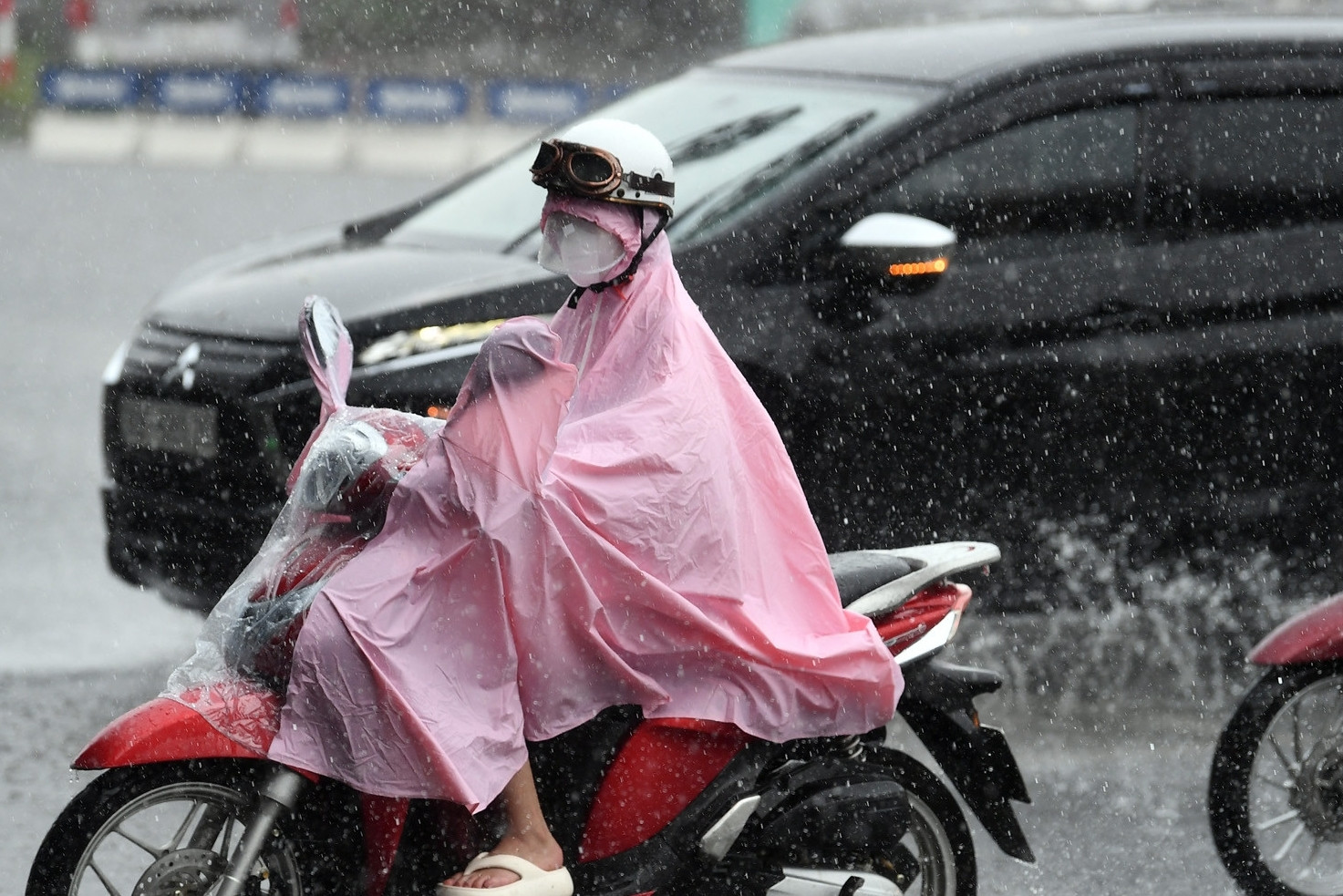 Bản tin sáng 5/8: Thời điểm mưa lớn sầm sập trên diện rộng ở miền Bắc