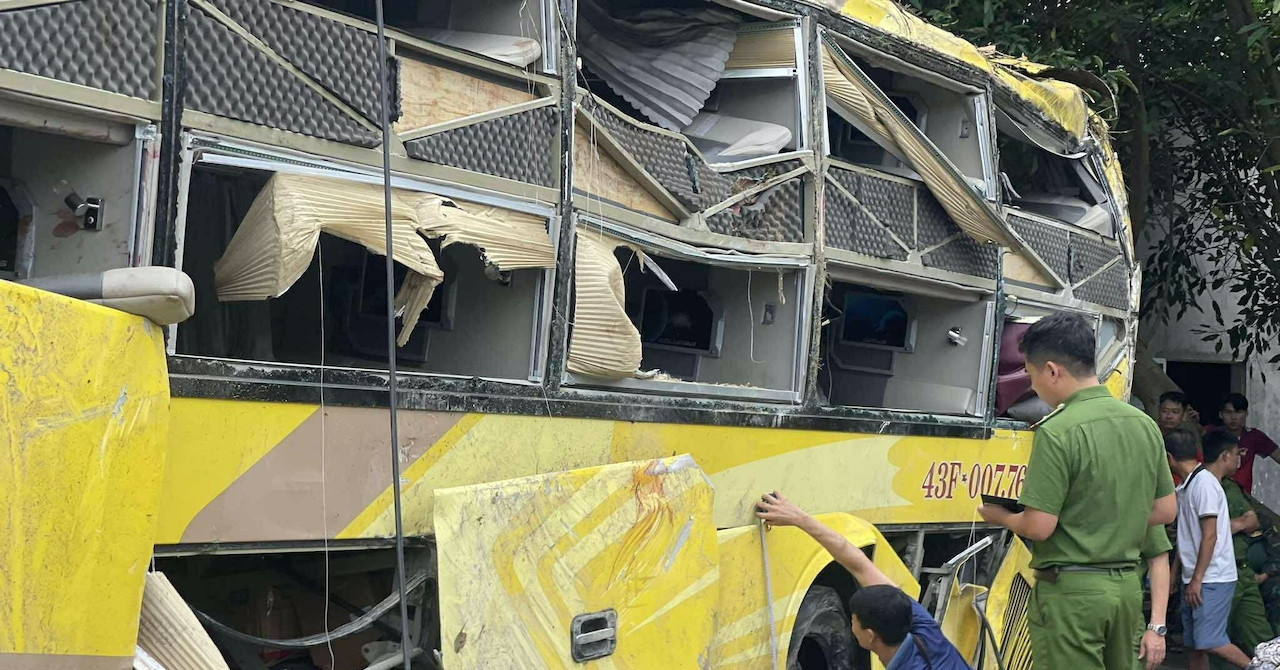 Cấm xe khách chạy lúc nửa đêm về sáng, có chặn tai nạn thảm khốc?