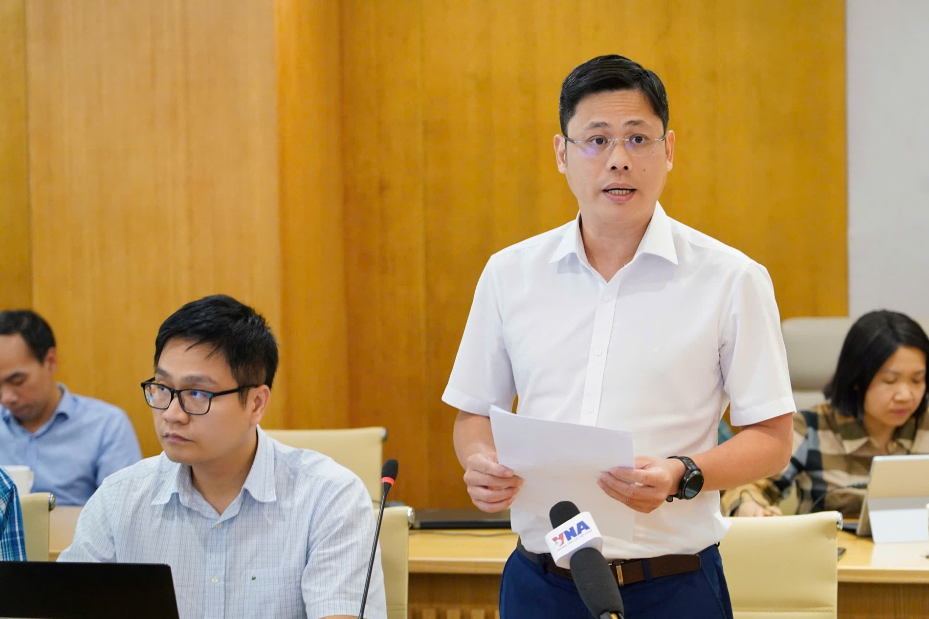 Đồng chí Hoàng Anh Tú   Phó Vụ trưởng Vụ Khoa học kỹ thuật và công nghệ.jpg
