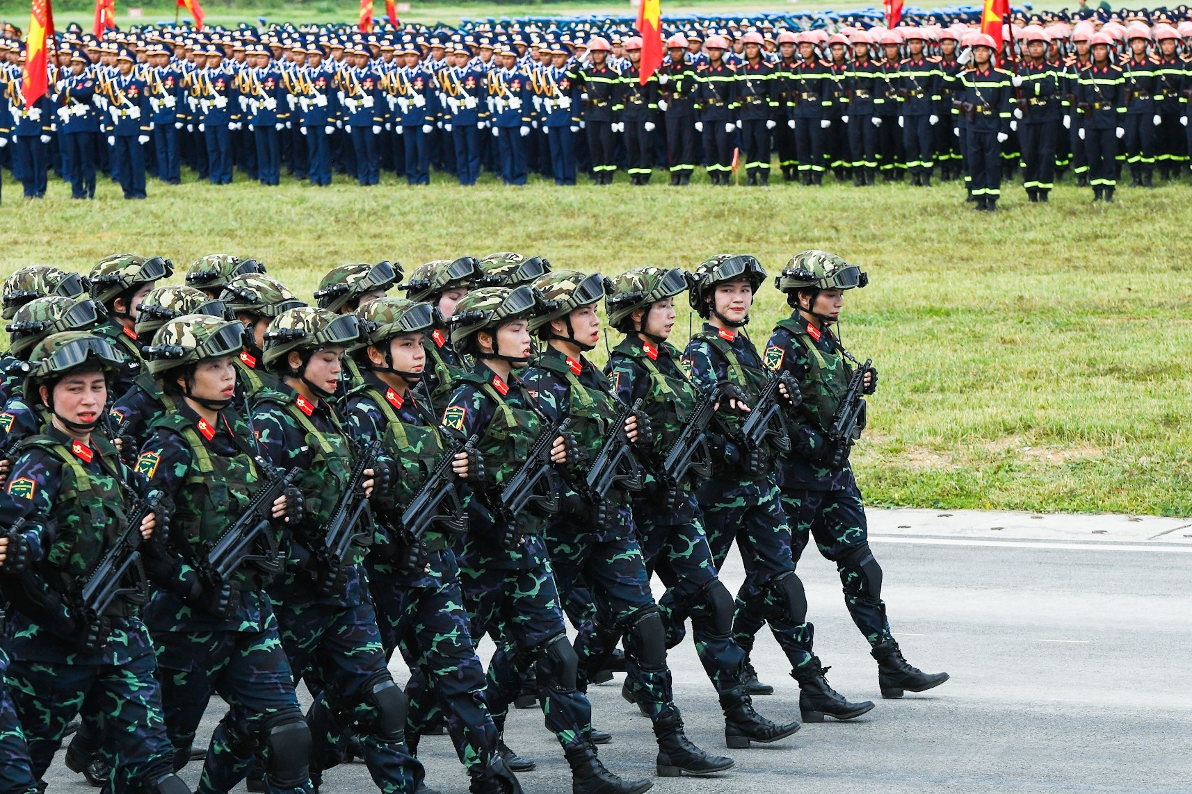 Hợp luyện diễu binh: 16.000 chiến sỹ bộ đội, công an sải bước vững vàng