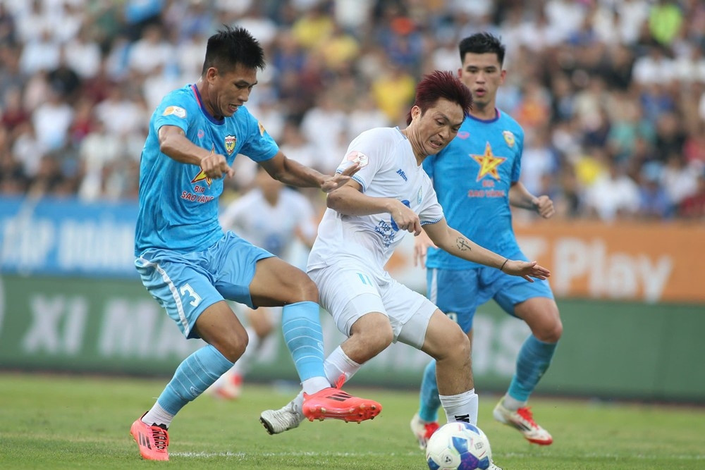 Khi 'bệ phóng' của V-League chông chênh