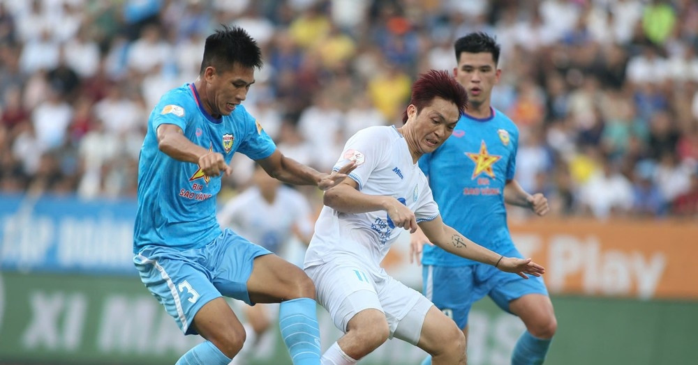 Khi &amp;apos;bệ phóng&amp;apos; của V-League chông chênh