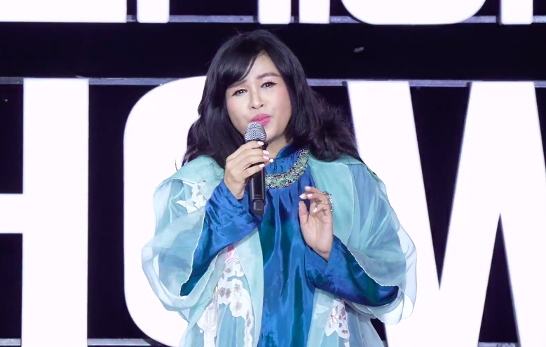 NSND Thanh Lam xúc động hát tại sân khấu đặc biệt