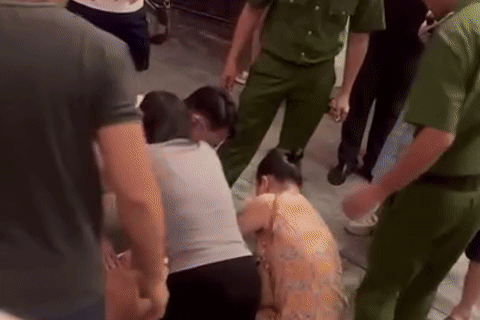 Nữ du khách Nghệ An kể khoảnh khắc ép tim thần tốc cứu thanh niên bất tỉnh