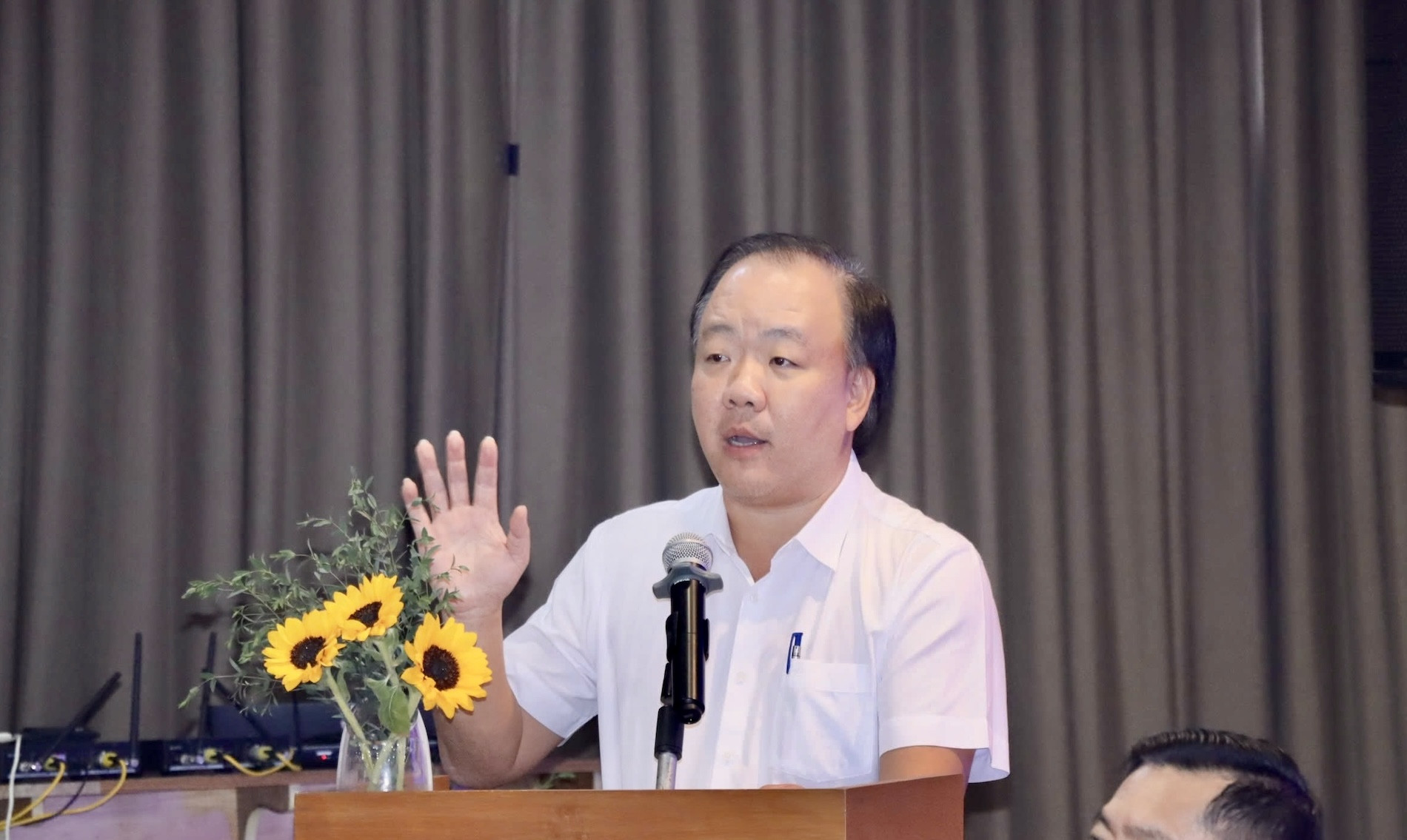 Ông Trần Hữu Linh, Cục trưởng Cục Quản lý và Phát triển thị trường trong nước phát biểu tại Hội nghị.jpg