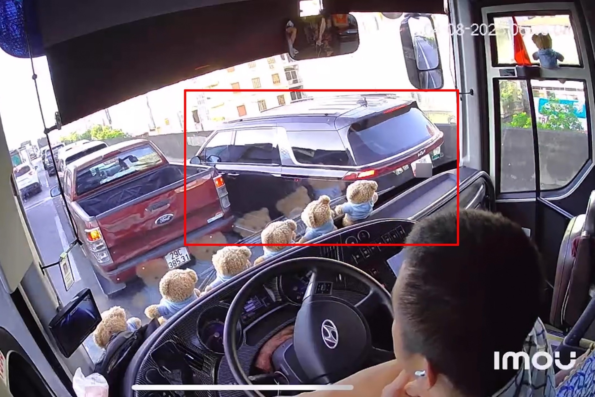 Rút chìa khóa xe khách rồi bỏ đi ở Hà Nội, người đàn ông đối diện mức phạt nào?