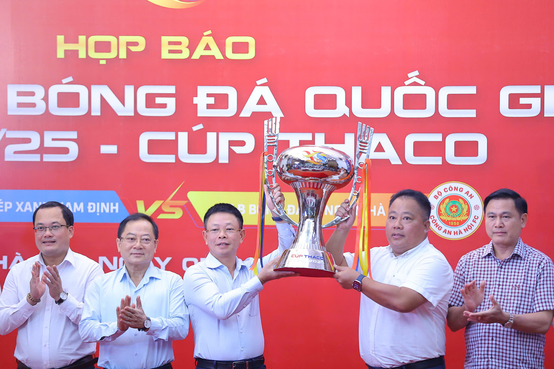 sieu cup 1.jpg