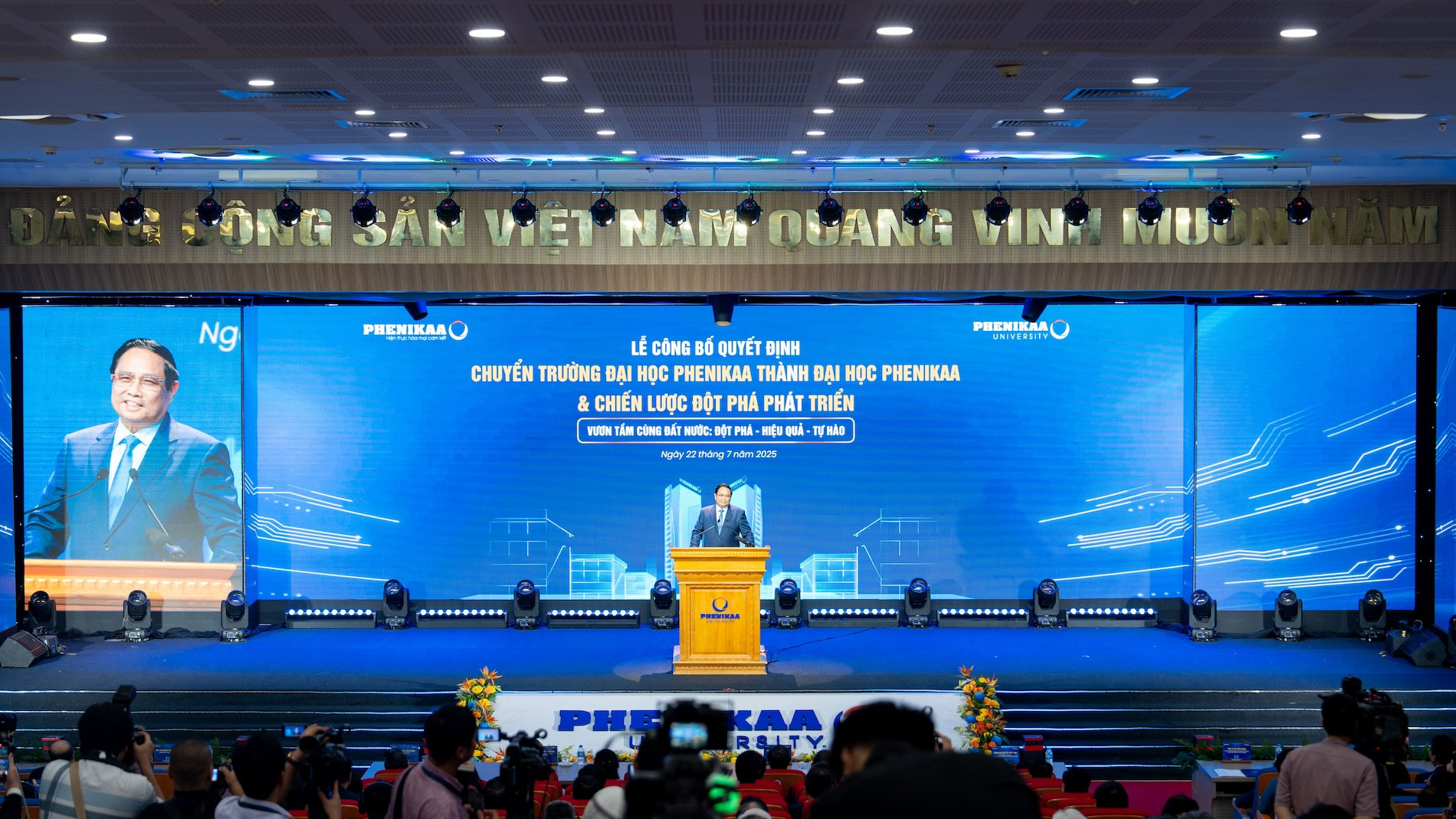 Theo Thủ tướng, việc chuyển thành Đại học Phenikaa có ý nghĩa quan trọng trong khẳng định mối quan hệ giữa đào tạo   nghiên cứu   đổi mới sáng tạo và thúc đẩy mối quan hệ giữa nghiên.jpg