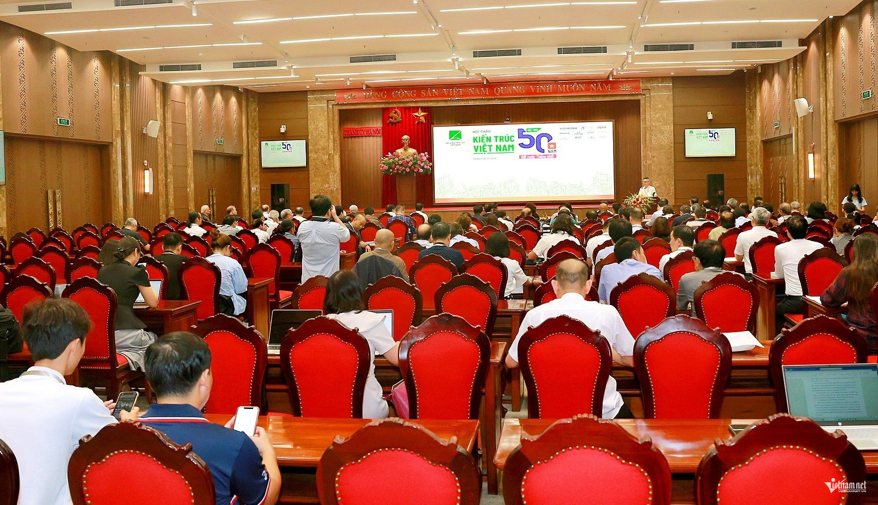 W-Bài hội thảo 50 năm kiến trúc.JPG.jpg