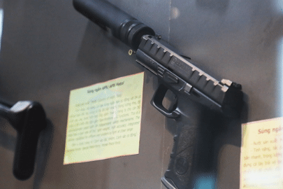 Xem súng bắn góc, camera đặc biệt chống khủng bố của lực lượng Công an nhân dân