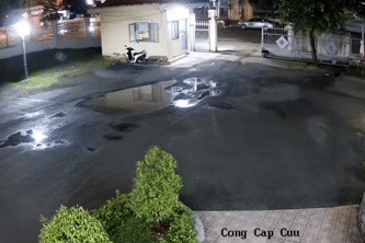 15 phút sinh tử, đại úy cảnh sát 'mở đường' cứu bé gái 1 tuổi co giật ven đường