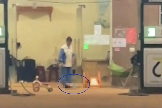 Bản tin chiều 6/8: Xác minh bé trai 16 tháng tuổi bị ném xuống nền bê tông