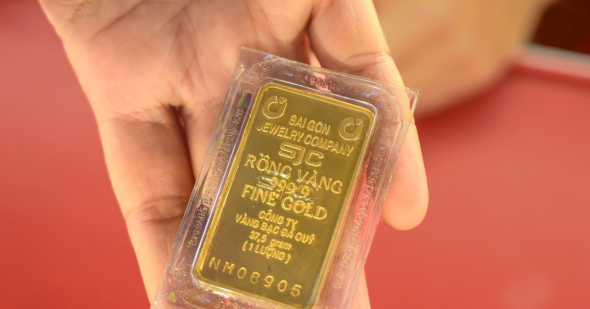 Giá vàng tăng mạnh, đại gia bán vàng SJC lãi kỷ lục