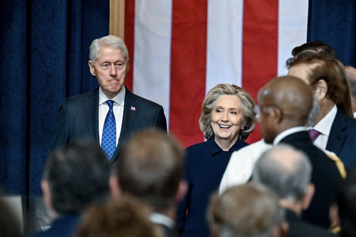 Hạ viện Mỹ triệu tập vợ chồng cựu Tổng thống Bill Clinton