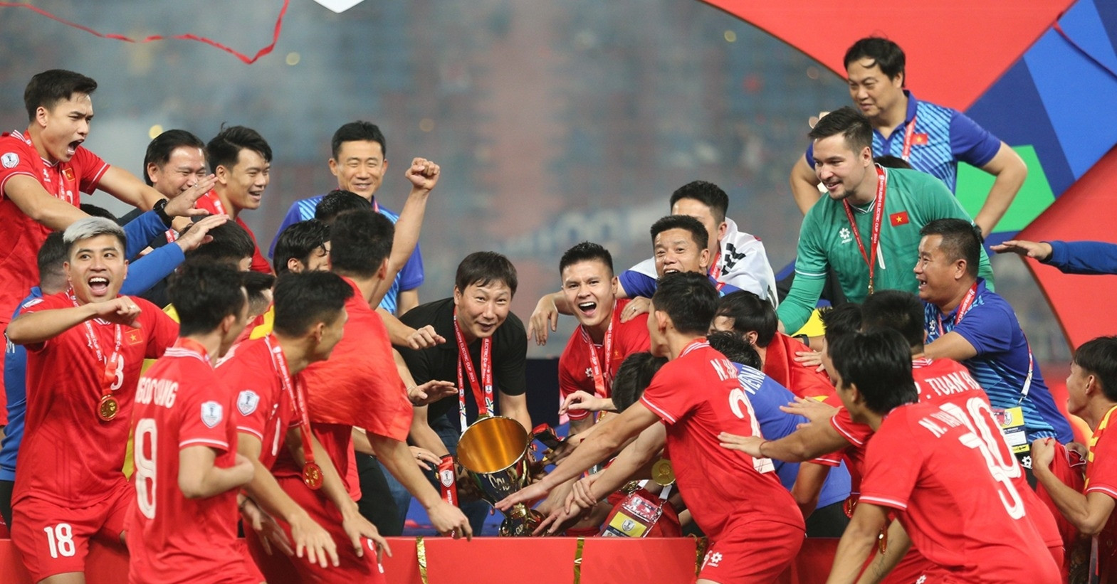 HLV Kim Sang Sik bật mí ‘chiến thuật khăn tắm’, lấy vé World Cup 2030