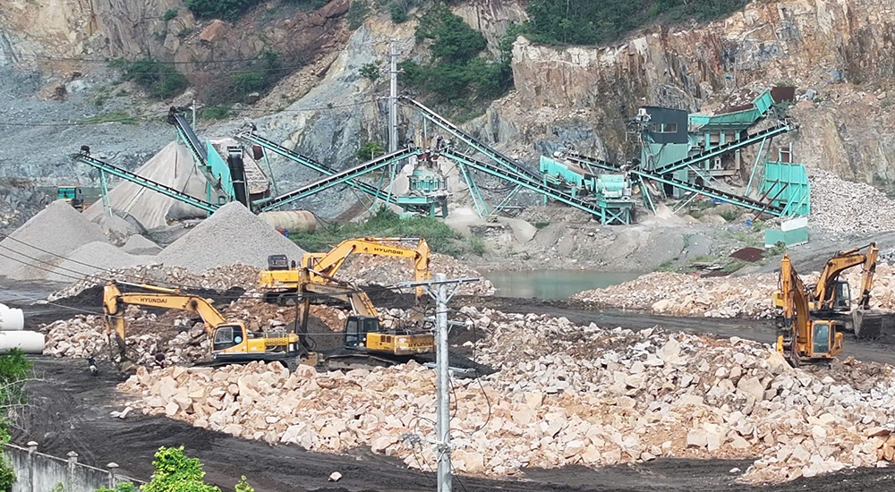 khai thac khoang san 2.png