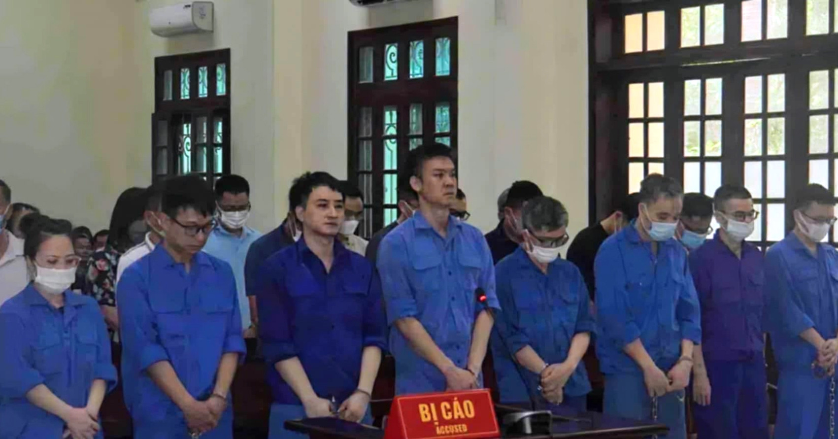 Nhận 8,1 tỷ hối lộ, 14 cựu cán bộ Hải quan Hải Phòng nói là &amp;apos;tiền cảm ơn&amp;apos;