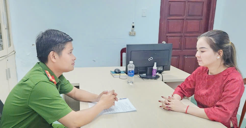 &amp;apos;Nổ&amp;apos; làm bùa phép để trúng số độc đắc, cô gái bị truy nã đặc biệt nguy hiểm