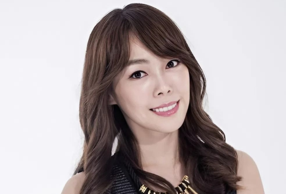 Nữ ca sĩ đột ngột qua đời tại nhà riêng ở tuổi 46 chưa rõ nguyên nhân