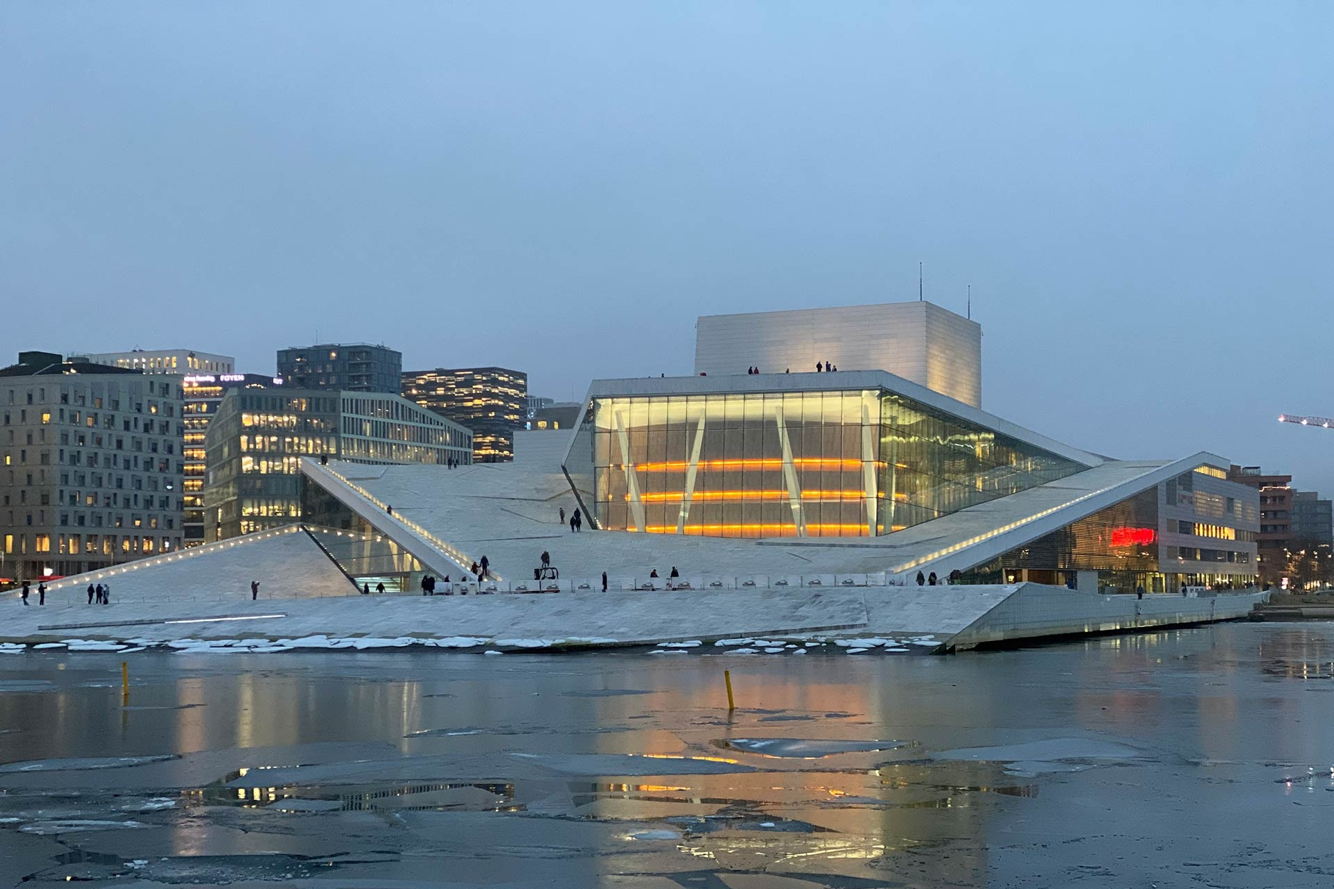 Thiết kế để sống với mùa đông: Kiến trúc Na Uy biến bóng tối thành liệu pháp ánh sáng