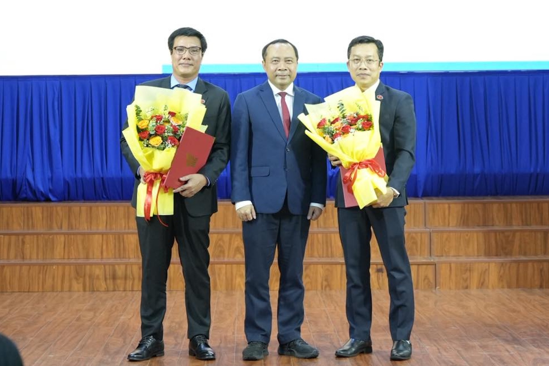 Trường ĐH Khoa học Xã hội và Nhân văn TPHCM bổ nhiệm cùng lúc 2 phó hiệu trưởng