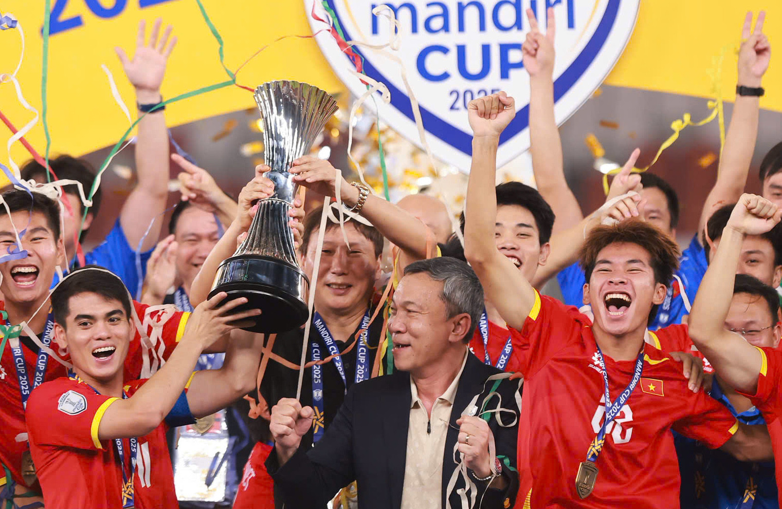 u23 viet nam vo dich 2.jpg