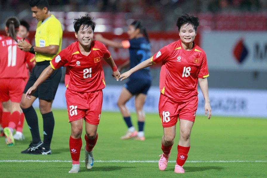 Video bóng đá nữ Việt Nam 6-0 Campuchia: Chủ nhà 'đánh tennis'