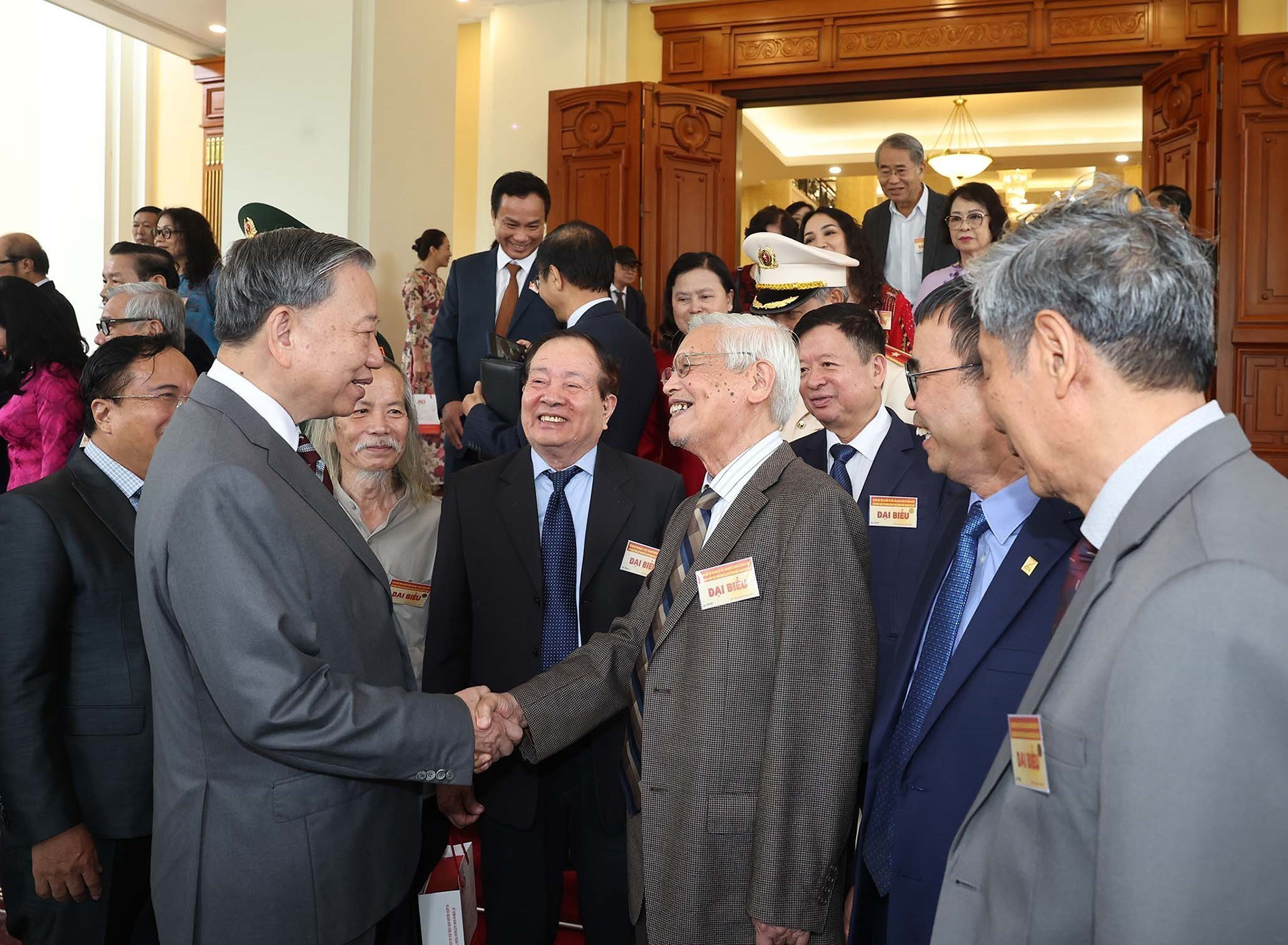 vna_potal_tong_bi_thu_to_lam_gap_mat_dai_bieu_tri_thuc_nha_khoa_hoc_van_nghe_sy_8193317.jpg