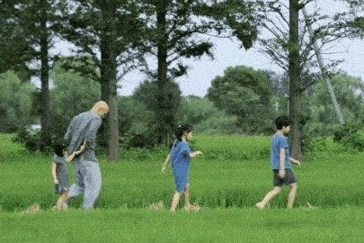 Vợ chồng bỏ 50 tỷ đồng về quê dựng cơ ngơi xanh mát sống thảnh thơi