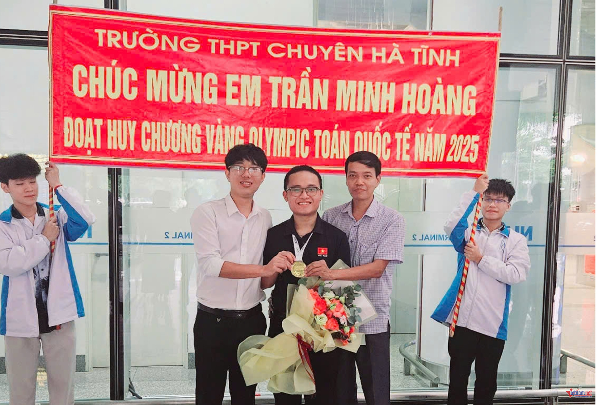 W-ảnh 4 Thầy Hữu cùng Mình Hoàng copy.jpg