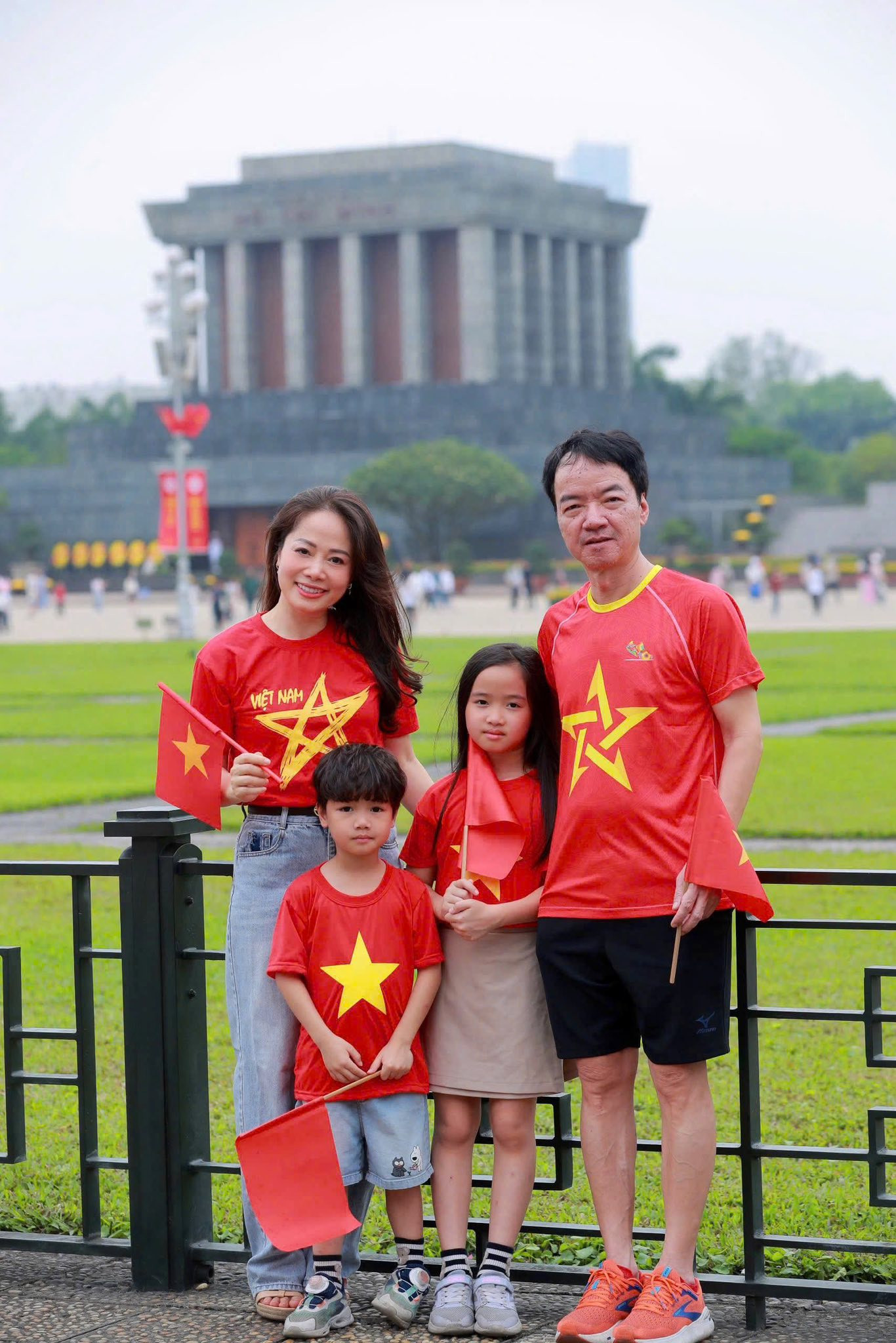 Gia đình hạnh phúc của Trung tá Trịnh Huyền