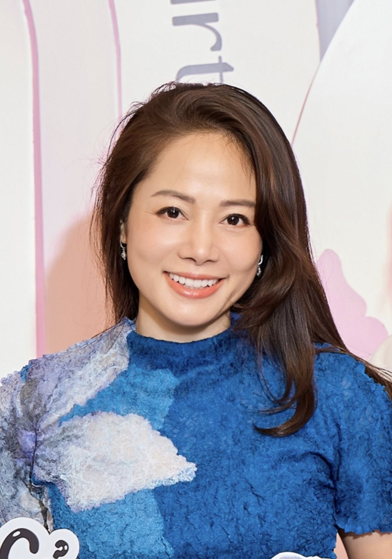 Trung tá Trịnh Huyền rạng rỡ ở tuổi 45