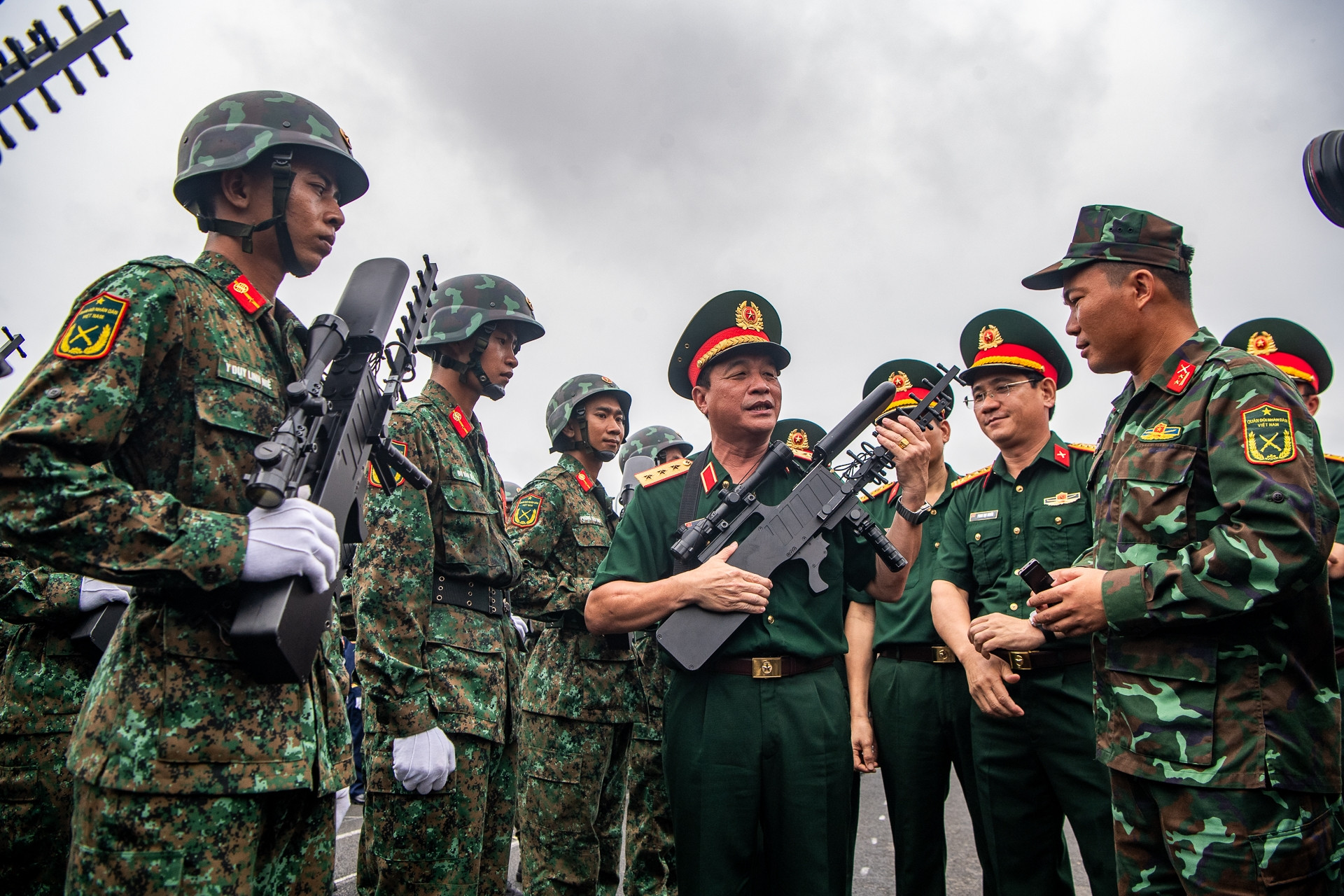 Thượng tướng Trương Thiên Tô thăm, động viên lực lượng luyện tập lễ 2/9