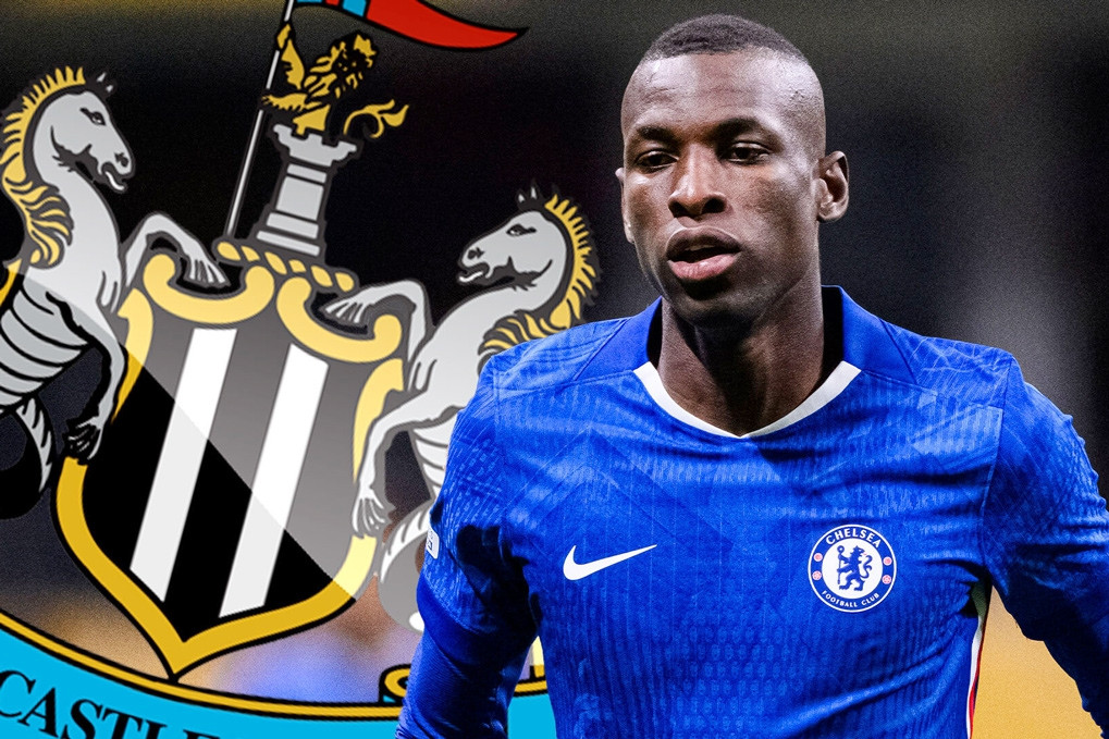 Bị MU nẫng Sesko, Newcastle ký Nicolas Jackson giá đắt đỏ