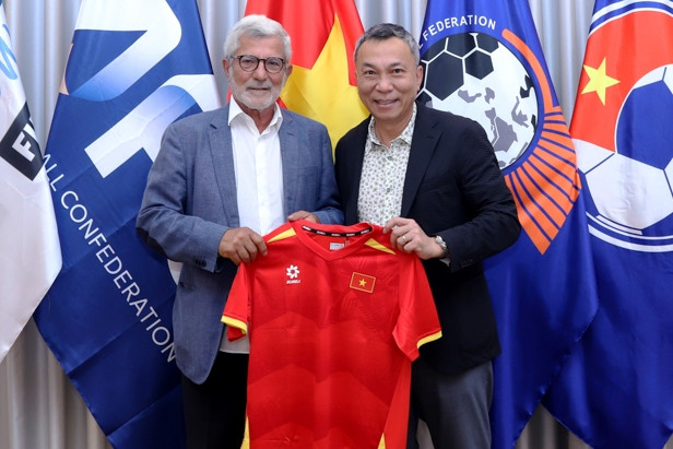 HLV Calisto trở lại Việt Nam, mang tin vui với VFF