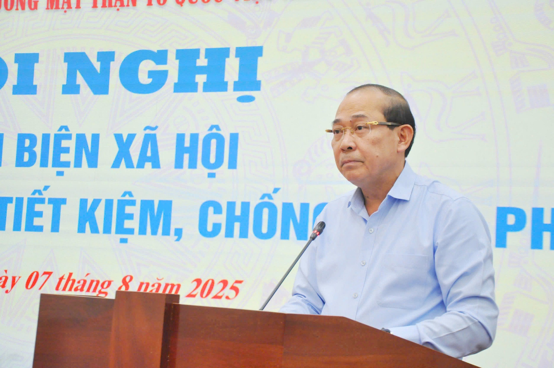 Ong Thuy.jpg