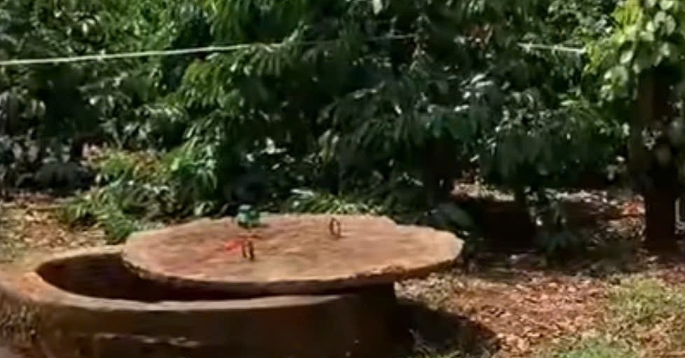 Phát hiện người đàn ông tử vong trong tư thế treo cổ dưới giếng sâu