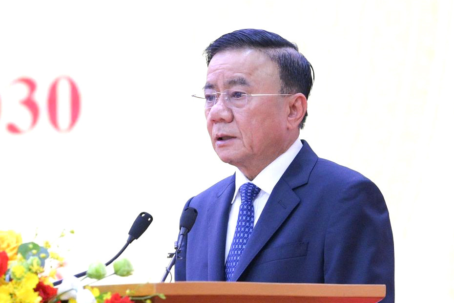 Trần Cẩm Tú