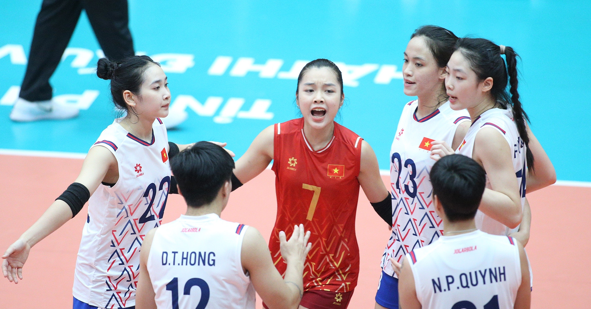 Bóng chuyền nữ Việt Nam thắng trận lịch sử tại ...